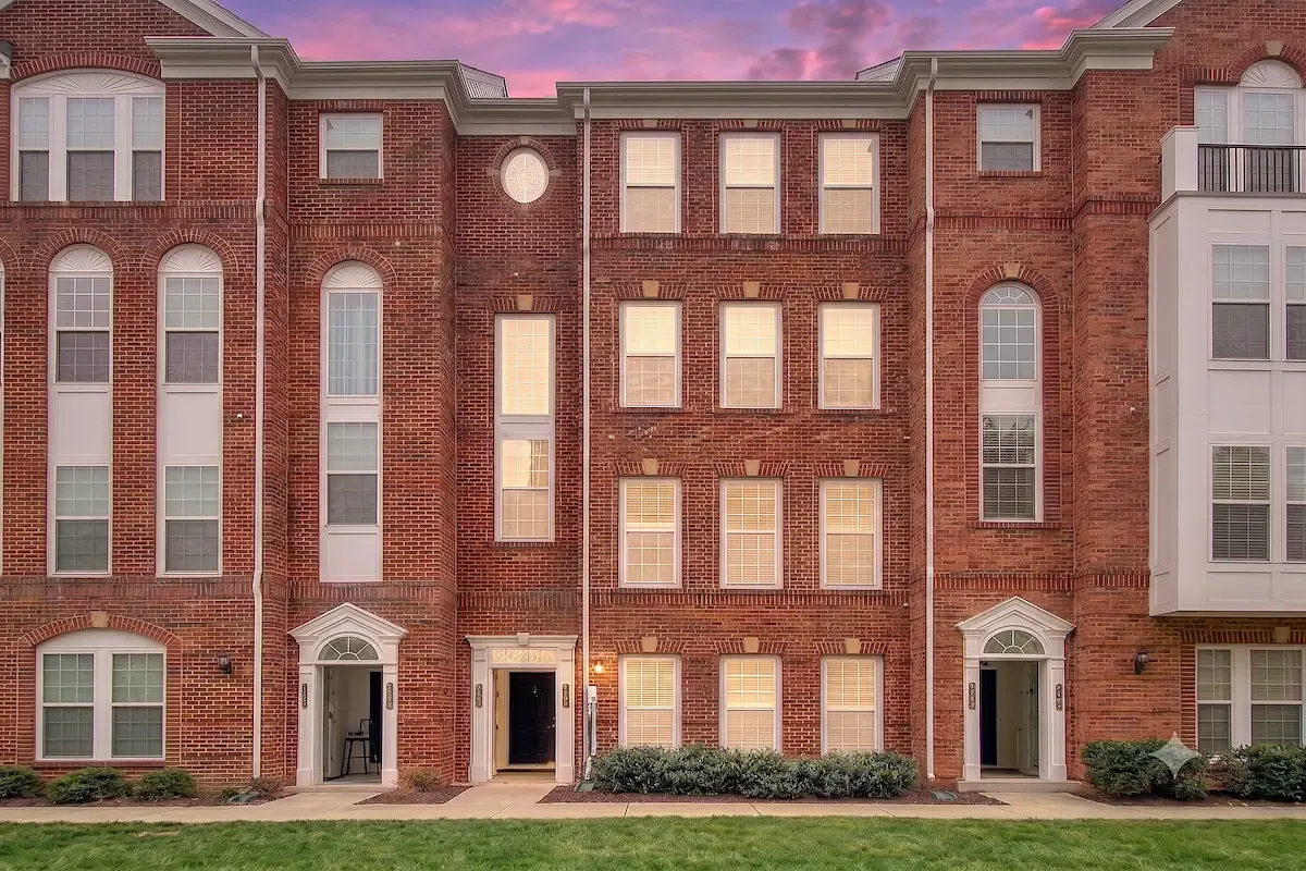 42816 Lauder Ter, Ashburn, VA 20147 — sold by Kevin Bailey